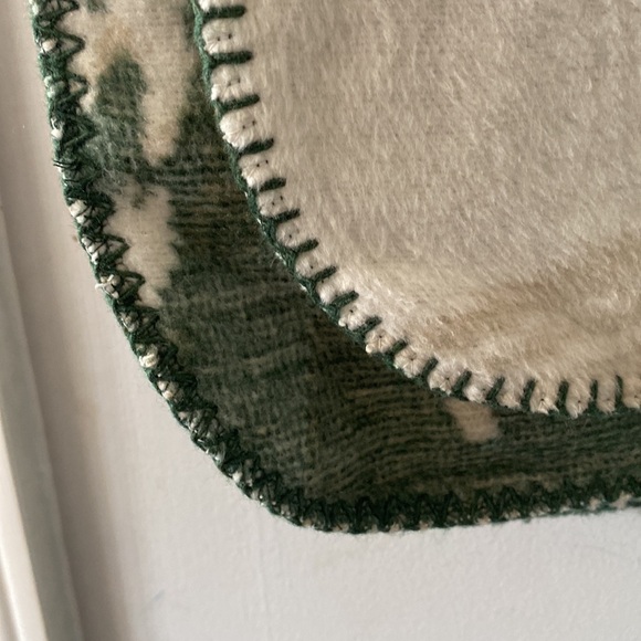 Docofil Winter Holiday Theme Reversible Throw Blanket - Picture 4 of 5